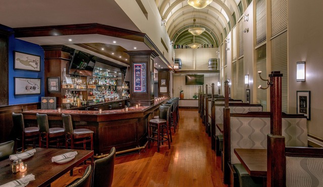 DoubleTree by Hilton Chicago - North Shore Conference Center