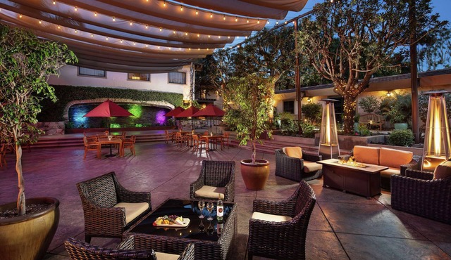 DoubleTree by Hilton Claremont