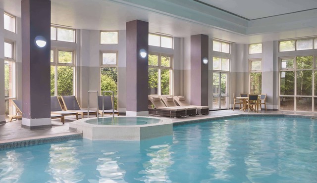 DoubleTree by Hilton Dartford Bridge