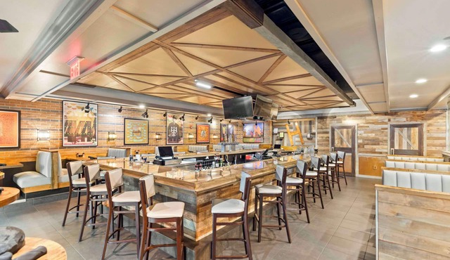 DoubleTree by Hilton Front Royal Blue Ridge Shadows