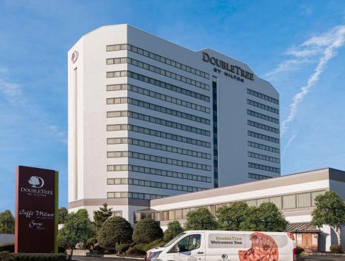 DoubleTree by Hilton Fort Lee/George Washington Bridge