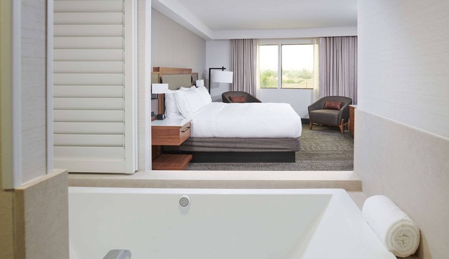 DoubleTree by Hilton Fullerton