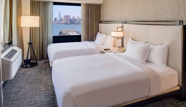 DoubleTree by Hilton Hotel & Suites Jersey City