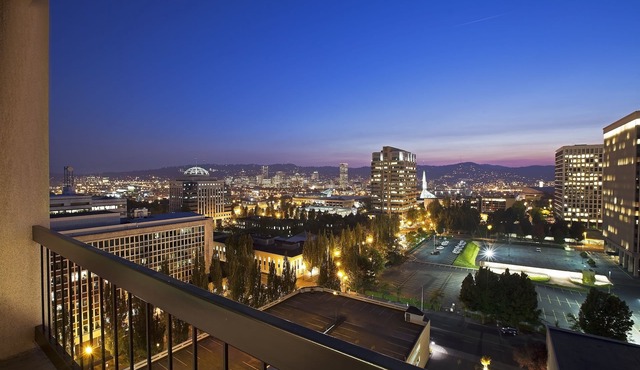 DoubleTree by Hilton Hotel Portland