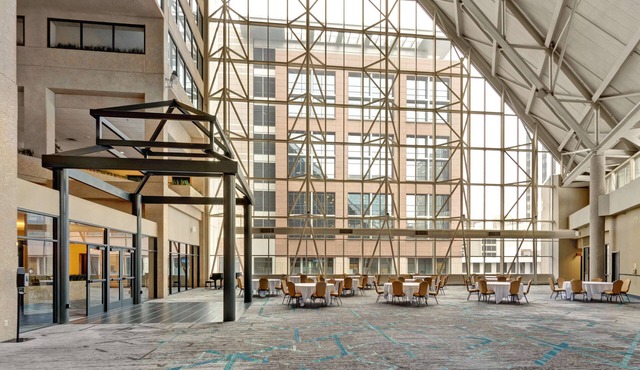 DoubleTree by Hilton Hotel St. Paul Downtown