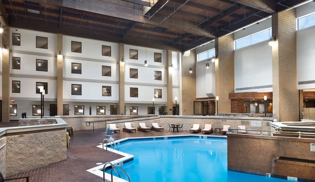 DoubleTree by Hilton Hotel Lawrence