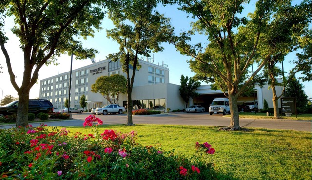 DoubleTree by Hilton Hotel Wichita Airport
