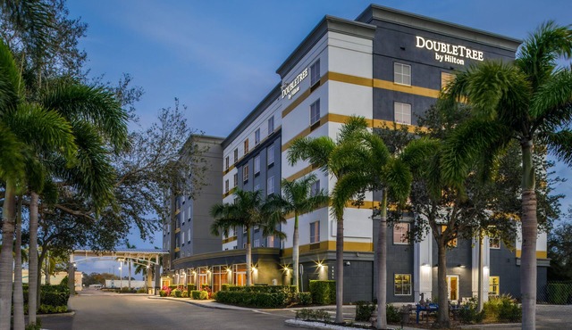 DoubleTree by Hilton Sarasota Bradenton Airport
