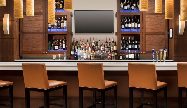 DoubleTree by Hilton Sterling - Dulles Airport