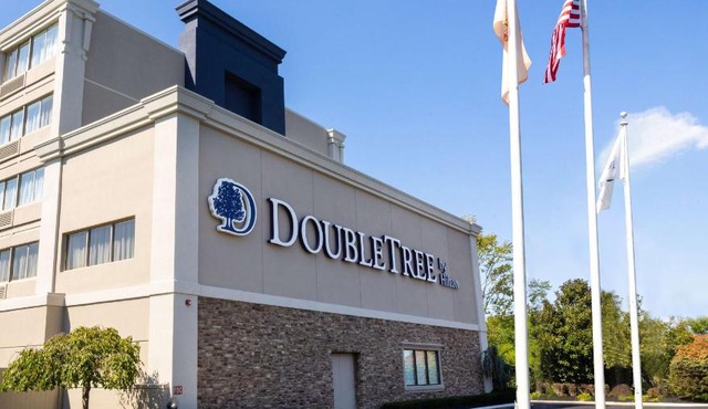 DoubleTree by Hilton Tinton Falls-Eatontown