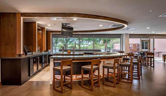 DoubleTree by Hilton Dallas - Farmers Branch