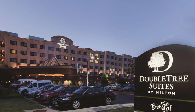 DoubleTree Suites by Hilton Bentonville