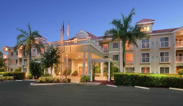 DoubleTree Suites by Hilton Naples