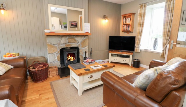DOUGLAS FIR, pet friendly, with open fire in Newtonmore