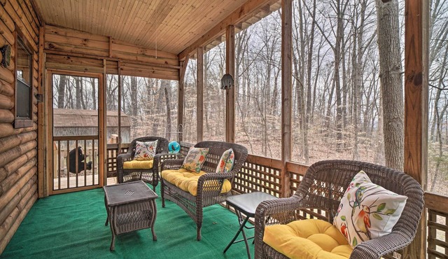 Douglas Lake Cabin w/Mountain-View Deck & Grill