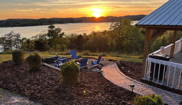 Douglas Lake, TN Lake View Retreat with lake access