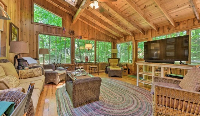 Douglas Whispering Winds Cottage with Beach!