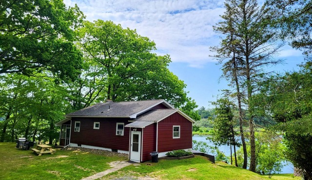 Douglaston Salmon Run - Estuary Lodge