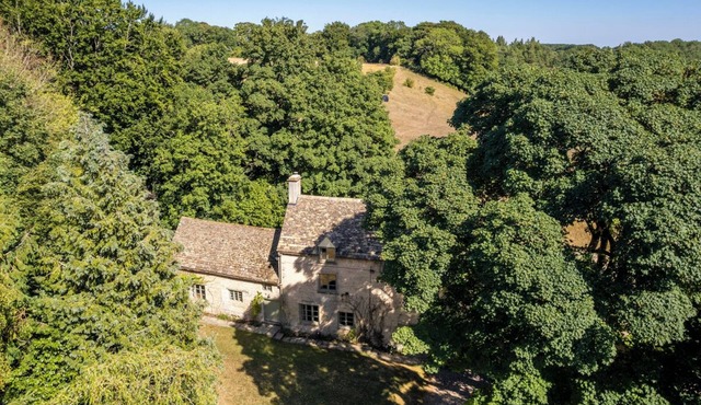 Dove Farmhouse - Five Bedroom Villa, Sleeps 9