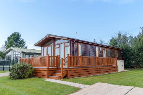 Dove Lodge - Peak District Cabin