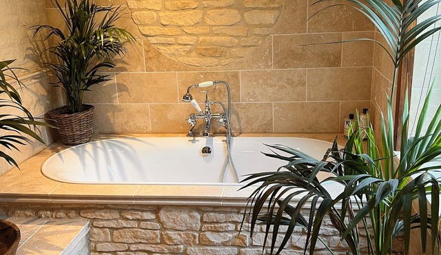 Dovecote Cotswold Cottages - The Coach House Suite