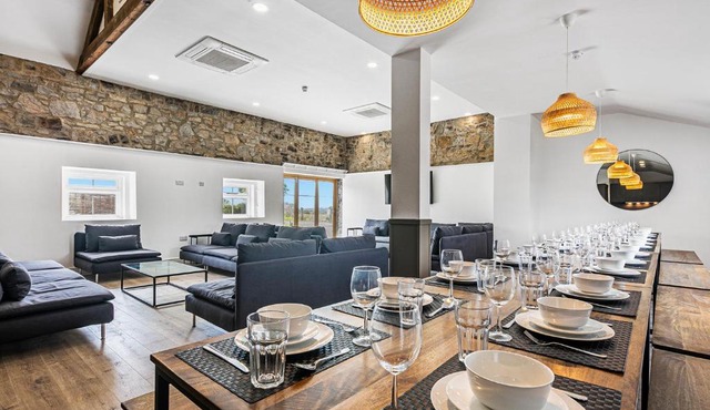 Dovedale Manor 8 Bedrooms