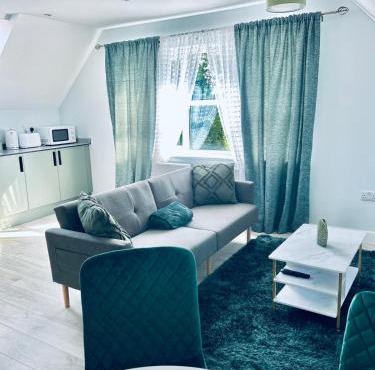 Dover Castle & Port, on-site parking, lovely quiet area