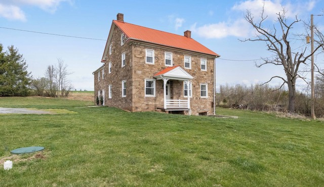 DOVER HILTON FARMHOUSE
