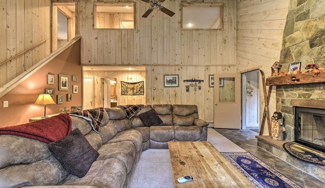 Dover Home: 7 Mi to Mount Snow Grand Summit Resort