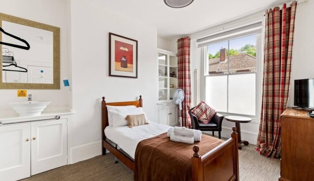 Dover Town Rooms (Single Room 2)