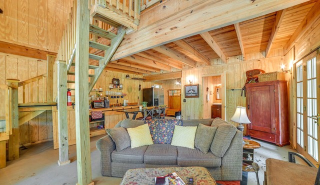 Dover Vacation Rental w/Hot Tub & Horse Pastures