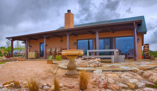 Doves Rest Cabins - Fortress, on the West Rim