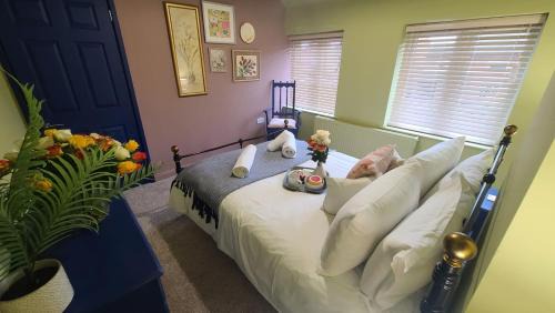 Dovetails, short drive from Alton Towers and Uttoxeter racecourse Games room with Wii and football table