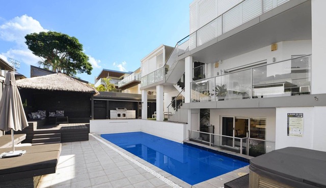 DoVilla-Sleeps 14 - Luxury Style Accommodation