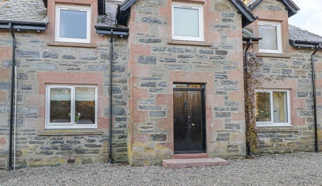 DOWER HOUSE, pet friendly, character holiday cottage in Strathpeffer
