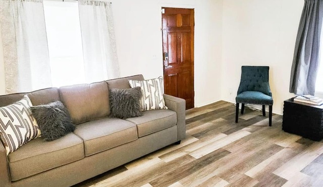 Down and Derby- Walk to Churchill Downs!