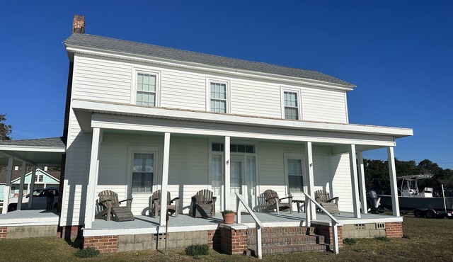 Down East Waterfront Quaint Farmhouse with Pier Overlooking National Seashore