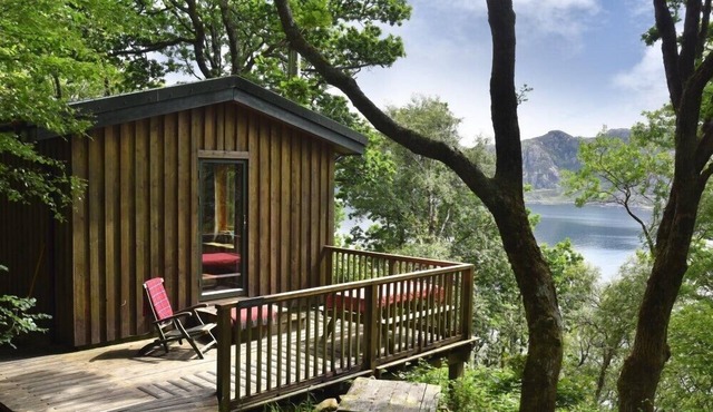 DOWN HOUSE, pet friendly, with open fire in Torridon