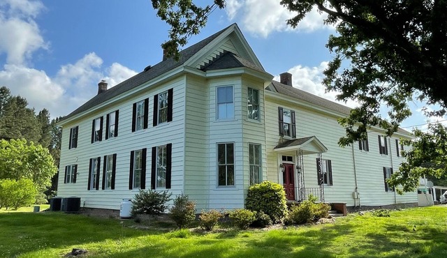 Downings Farmhouse - a Historic 6 Bedroom Home on 3 Acres of Yard and Forest