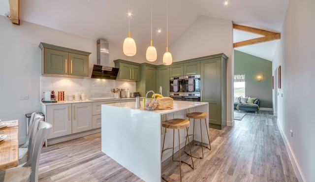 Downs - sleeps 12 guests in 6 bedrooms