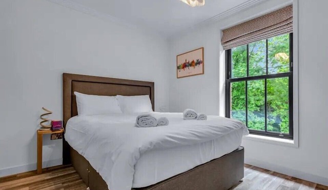 Downs View a Tranquil Space for Two - Pass the Keys