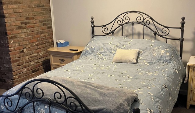 Downstairs of home 2-bedroom with AC, WiFi in Red Bank. Private entrance.