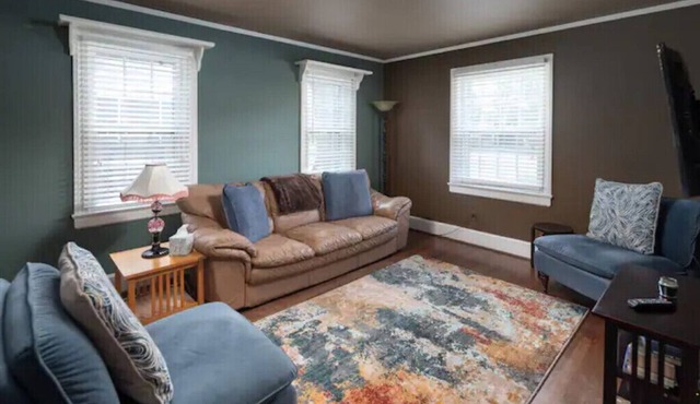Downtown 1930s 2 BR home