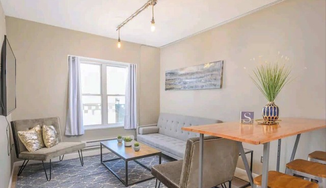 Downtown 2 Bedroom Apartment