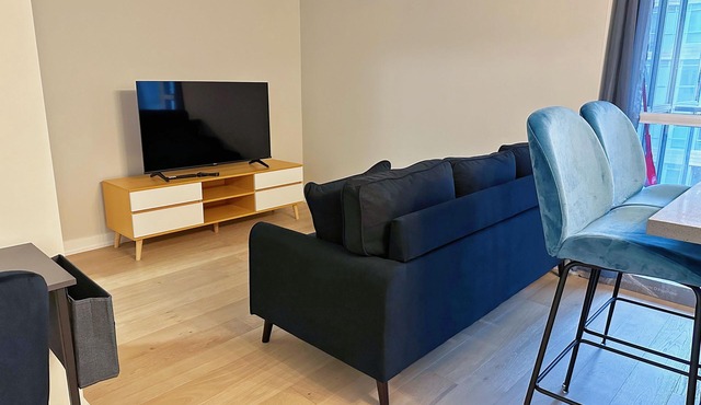 Downtown 2 bedroom Gem with Free Parking