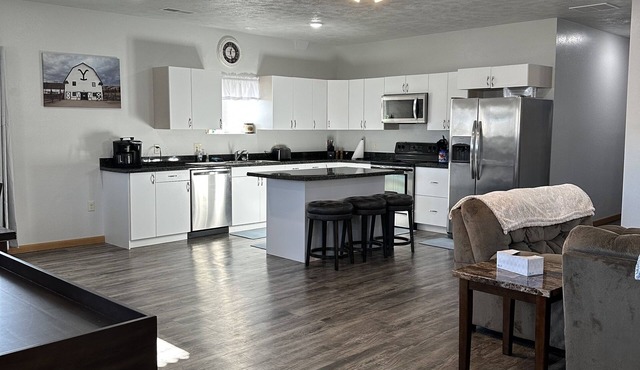 Downtown 2 Bedroom in Stanton