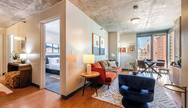 Downtown 2bd #5 +Gym near Park, Lake, Museums