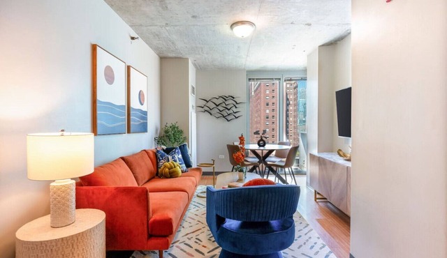 Downtown 2bd #6 +Gym near Park, Lake, Museums