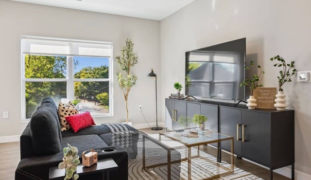 Downtown 2Bedroom w/Rooftop - Near Linwood Park