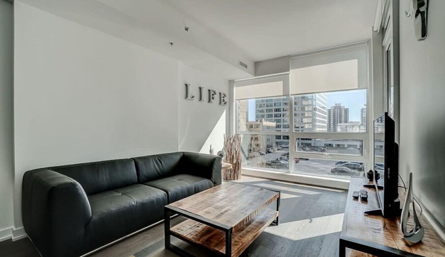 Downtown 2BR Gem with Balcony and Skyline Views